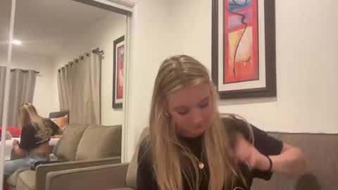 lexisRose online show from December 8, 12:18 am