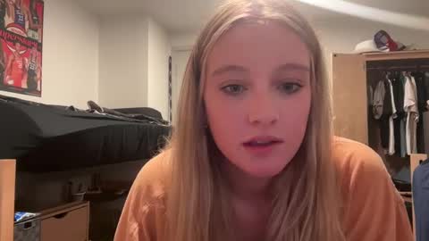 lexisRose online show from December 18, 12:43 am