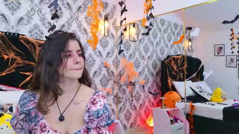 Snapshot of lexaderuso chatting on October 24, 7:54 pm LexaDeRuso online show from October 24, 7:54 pm