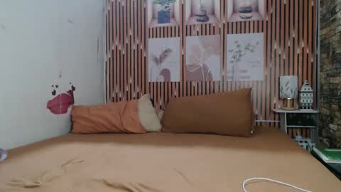 Snapshot of lexi818 chatting on May 17, 12:01 pm lexianna online show from May 17, 12:01 pm