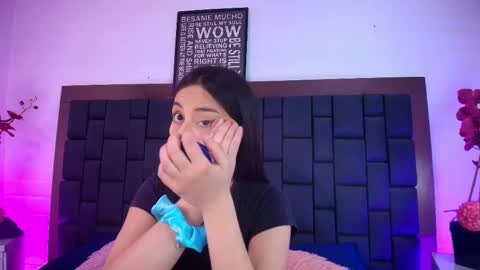 Lexi Howard  online show from September 21, 1:35 pm