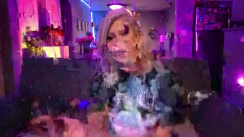 Snapshot of lexi_shocker chatting on May 7, 7:14 am Lexi online show from May 7, 7:14 am