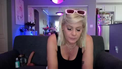 Snapshot of lexi_shocker chatting on May 19, 11:33 pm Lexi online show from May 19, 11:33 pm