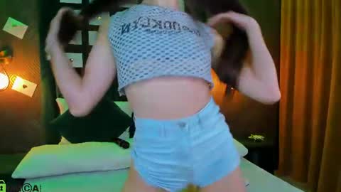Snapshot of lexi_split chatting on July 22, 2:03 am Lexi GTM2 MonWedThurSatSun 1000am-400pm online show from July 22, 2:03 am