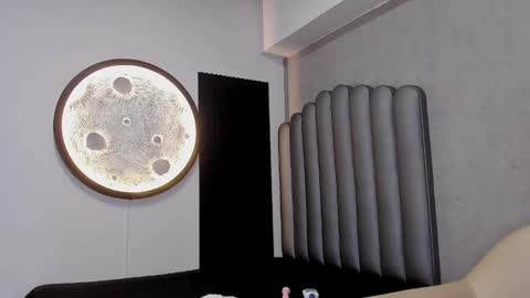 lexiegreys online show from September 11, 3:17 am