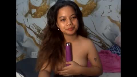 Snapshot of lexielar chatting on May 19, 1:39 pm LEXIE online show from May 19, 1:39 pm