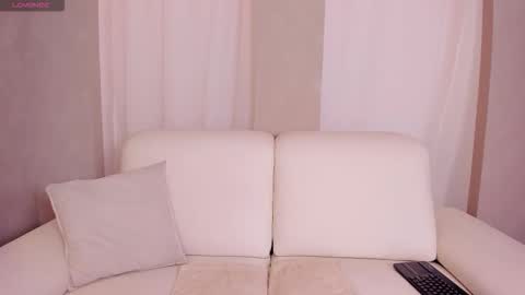 Lexie Thompson  online show from March 28, 12:16 pm