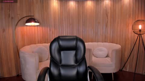 Snapshot of lexiewayne chatting on December 18, 7:41 pm Lexie online show from December 18, 7:41 pm