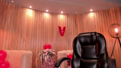 Snapshot of lexiewayne chatting on February 14, 11:42 pm Lexie online show from February 14, 11:42 pm