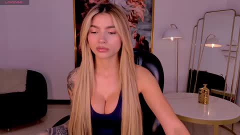 Snapshot of lexiewayne chatting on June 5, 7:52 pm Lexie online show from June 5, 7:52 pm