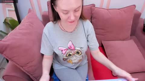 Snapshot of lexihoward chatting on October 14, 6:25 am Lexi online show from October 14, 6:25 am