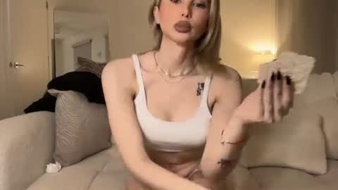 Sexy Lexi online show from November 18, 7:35 am