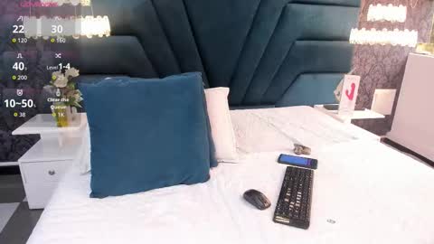 Snapshot of lexiluxuri_ chatting on October 8, 1:42 pm Lexi online show from October 8, 1:42 pm