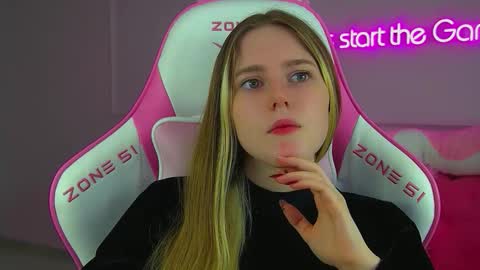 Lexi online show from November 25, 6:46 am