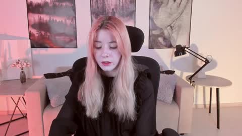 Snapshot of lexiwenford chatting on December 11, 7:20 am Lexi Wenford NO NUDE GODDESS online show from December 11, 7:20 am