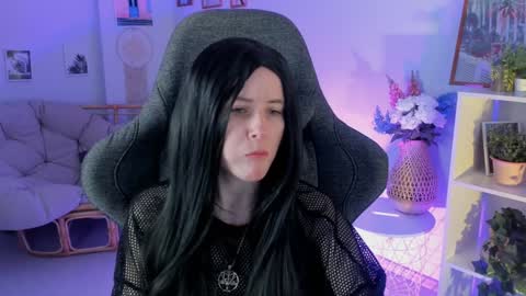 Snapshot of lexiwenford chatting on December 18, 6:53 am Lexi Wenford NO NUDE GODDESS online show from December 18, 6:53 am