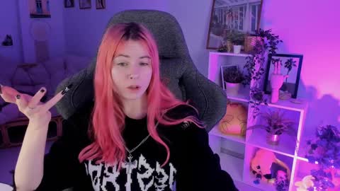 Snapshot of lexiwenford chatting on December 29, 5:42 am Lexi Wenford NO NUDE GODDESS online show from December 29, 5:42 am