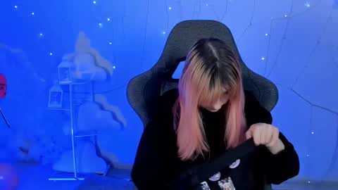 Snapshot of lexiwenford chatting on February 12, 2:56 am Lexi Wenford NO NUDE GODDESS online show from February 12, 2:56 am