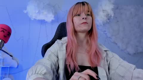 Snapshot of lexiwenford chatting on February 17, 8:52 am Lexi Wenford NO NUDE GODDESS online show from February 17, 8:52 am