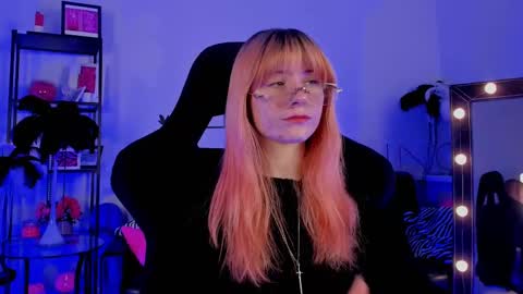 Snapshot of lexiwenford chatting on February 20, 9:22 am Lexi Wenford NO NUDE GODDESS online show from February 20, 9:22 am