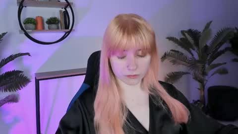 Snapshot of lexiwenford chatting on March 3, 8:49 am Lexi Wenford NO NUDE GODDESS online show from March 3, 8:49 am