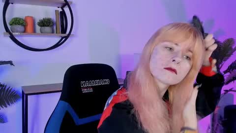 Snapshot of lexiwenford chatting on March 5, 3:08 am Lexi Wenford NO NUDE GODDESS online show from March 5, 3:08 am