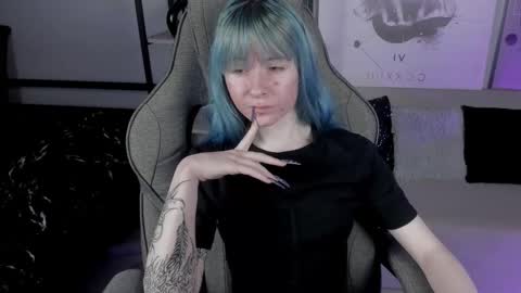 Snapshot of lexiwenford chatting on October 9, 3:15 am Lexi Wenford NO NUDE GODDESS online show from October 9, 3:15 am