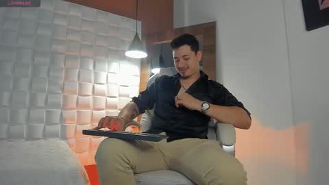 Snapshot of lexmiller18 chatting on October 12, 4:00 am lexmiller18 online show from October 12, 4:00 am