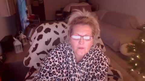 Hannah online show from January 12, 12:38 am