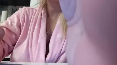 Hannah online show from February 14, 10:06 pm