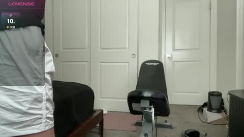 Snapshot of lexxxcazzo chatting on October 4, 10:41 pm Dromaeosaurex online show from October 4, 10:41 pm