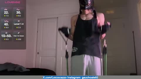 Snapshot of lexxxcazzo chatting on October 29, 8:16 am Dromaeosaurex online show from October 29, 8:16 am