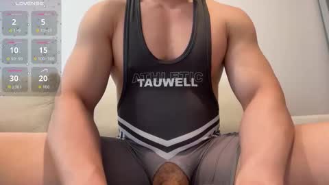 AsianKing online show from December 16, 2:27 am