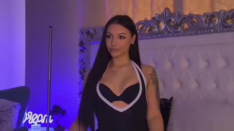 LexyBanks online show from February 17, 8:11 am
