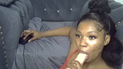 Snapshot of lexybonyy chatting on June 18, 9:14 am Lexy online show from June 18, 9:14 am