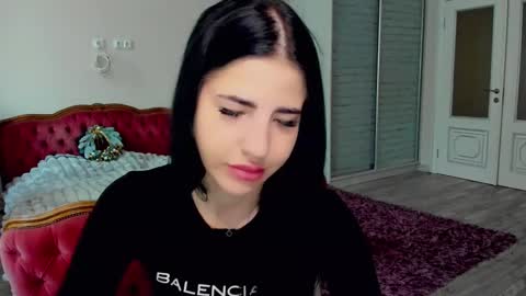 lexyswett online show from December 3, 8:45 am