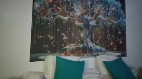 Leya online show from February 11, 5:40 pm