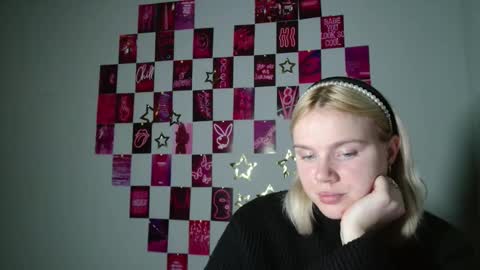 Leyla online show from November 6, 7:09 am