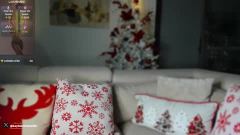 Snapshot of leyla_steel chatting on December 15, 11:09 pm INSTA leylasteel model online show from December 15, 11:09 pm