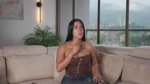 Snapshot of leyla_steel chatting on May 2, 10:37 pm INSTA leylasteel model online show from May 2, 10:37 pm