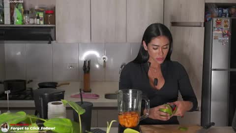Snapshot of leyla_steel chatting on May 7, 1:22 am INSTA leylasteel model online show from May 7, 1:22 am