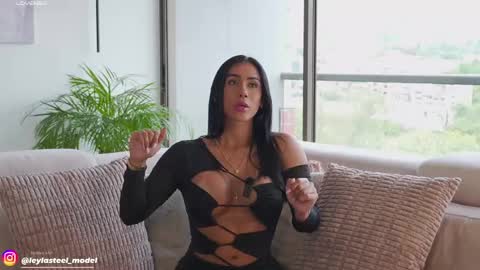 Snapshot of leyla_steel chatting on May 13, 4:48 pm INSTA leylasteel model online show from May 13, 4:48 pm