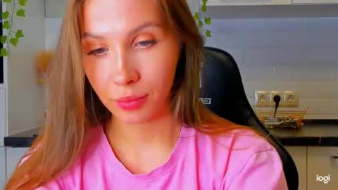 Snapshot of leylalin chatting on July 14, 2:05 am Leila online show from July 14, 2:05 am