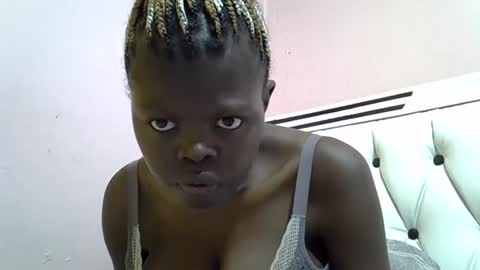 laylani69 online show from February 27, 8:20 pm