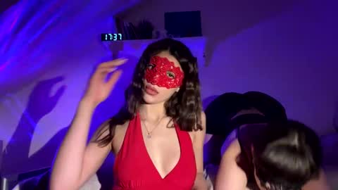 Leyla and Mia online show from February 13, 4:36 pm