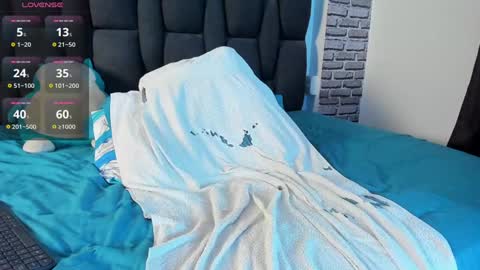 L E Y T O N online show from December 7, 2:20 am