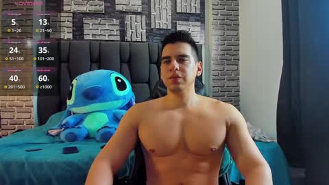 L E Y T O N online show from December 8, 8:04 pm