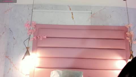 Snapshot of lezy_ chatting on September 15, 7:36 pm LEZY online show from September 15, 7:36 pm