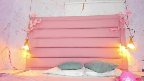 Snapshot of lezy_ chatting on October 5, 7:34 pm LEZY online show from October 5, 7:34 pm