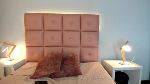 lhiamfitt online show from October 31, 6:47 am